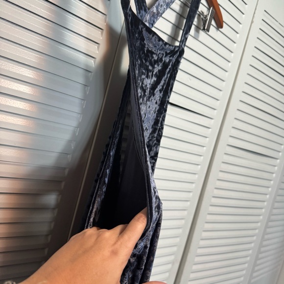 Urban Outfitters UO Blue Crushed Velvet Pullup Overall Jumpsuit Size S - Picture 3 of 7